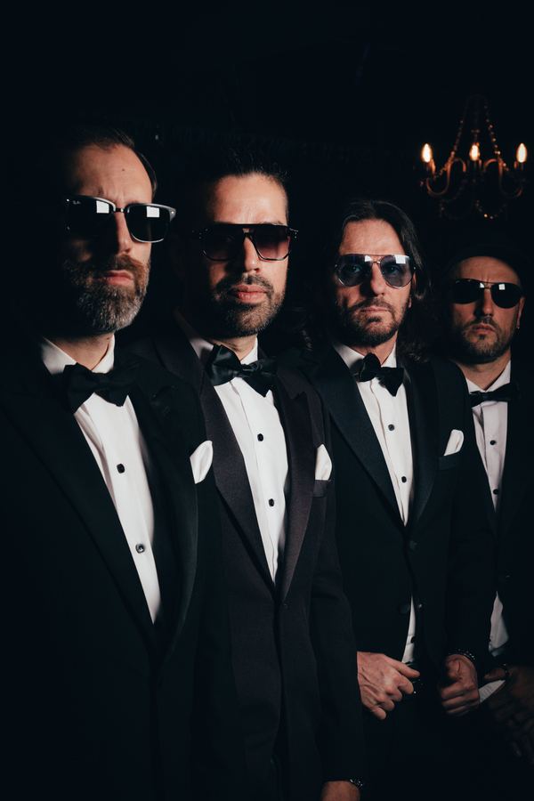 Etiqueta — retrato grupal